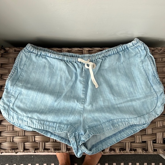 Azure Skies Size M faux denim cotton beach shorts - Picture 1 of 3